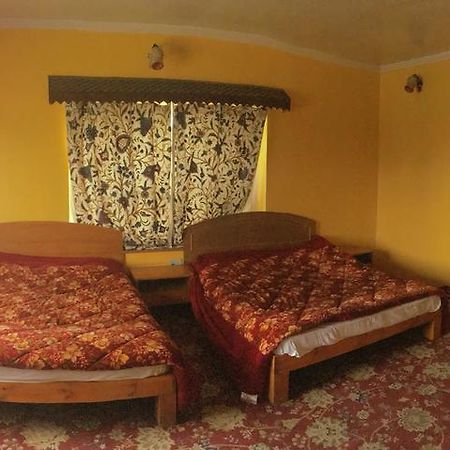 Royal Residency Hotell Srīnagar Eksteriør bilde